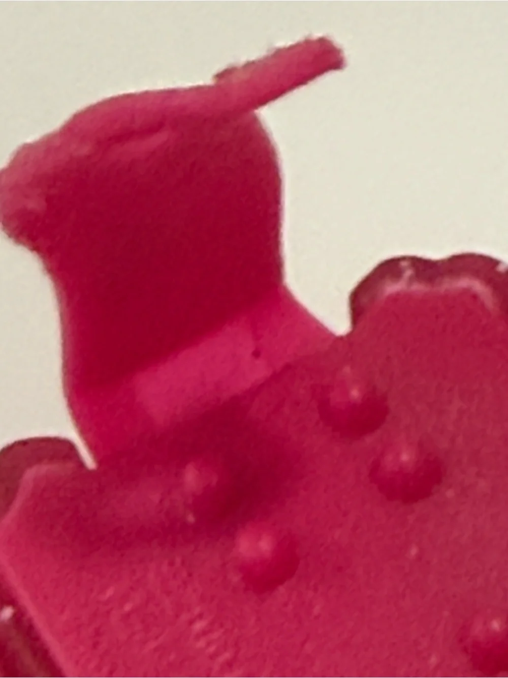 Barbie 2010 metallic / sparkly magenta seahorse hairclip (read)